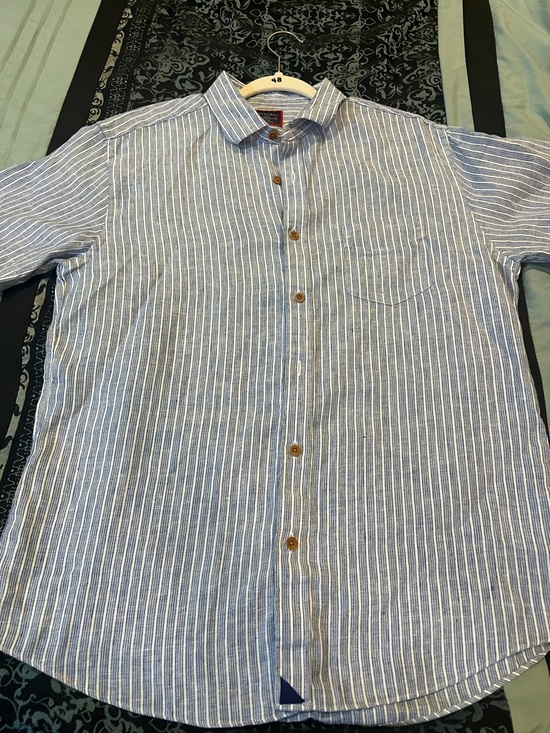 UNTUCKit Other - UNTUCKit Blue and White Vertical Stripe Button-Down Shirt